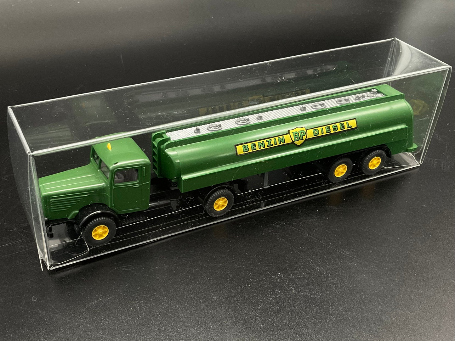 Wiking zwei Sattelzug-LKWs