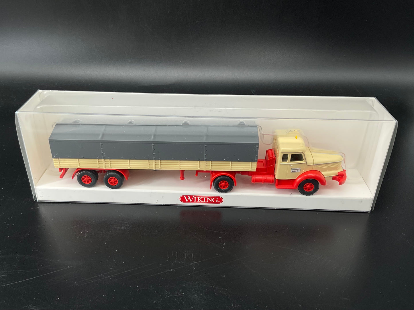 Wiking Pritschen-Sattelzug