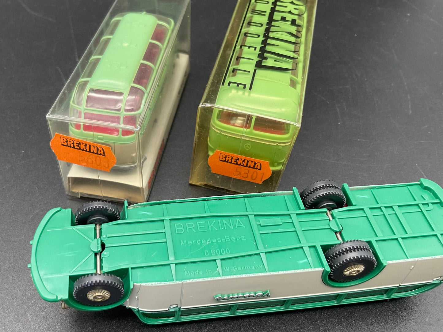 Drei Modelle von Touring von Brekina