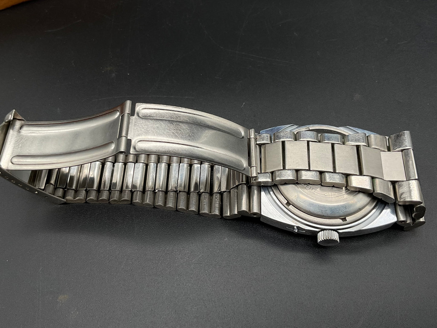 Silberfarbige Slava Uhr