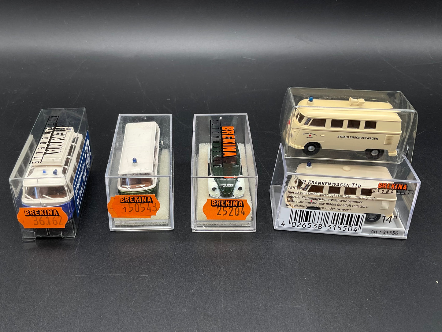 Fünf Brekina Einsatzfahrzeuge