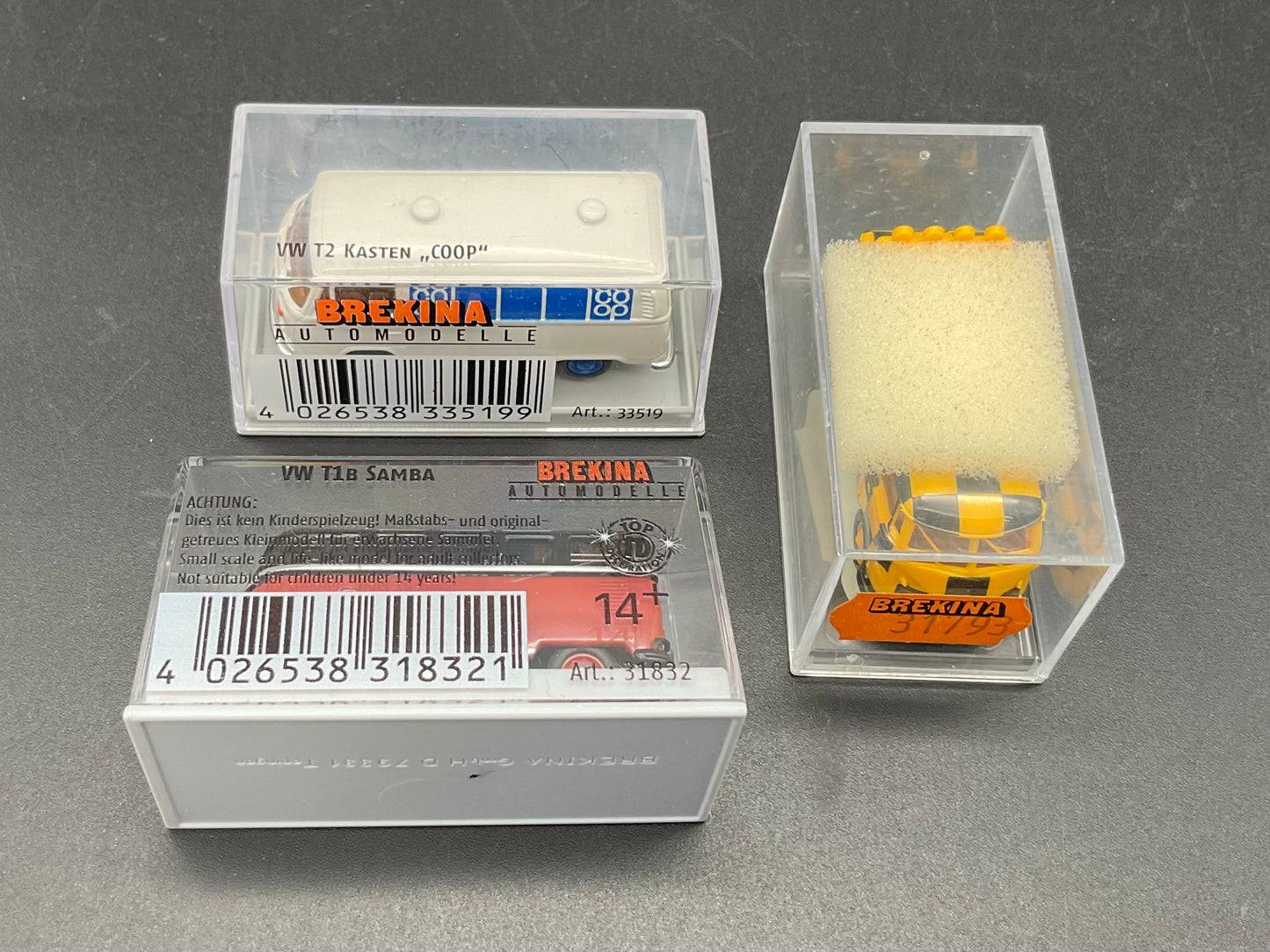 Fünf VW Busse von Brekina