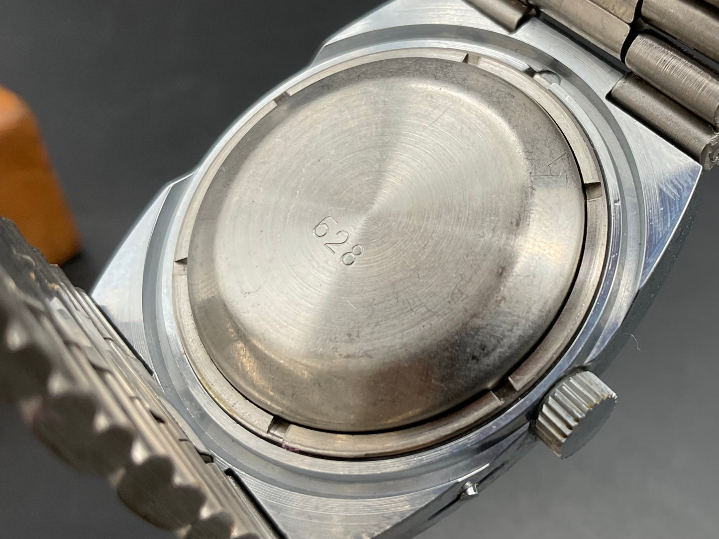 Silberfarbige Slava Uhr