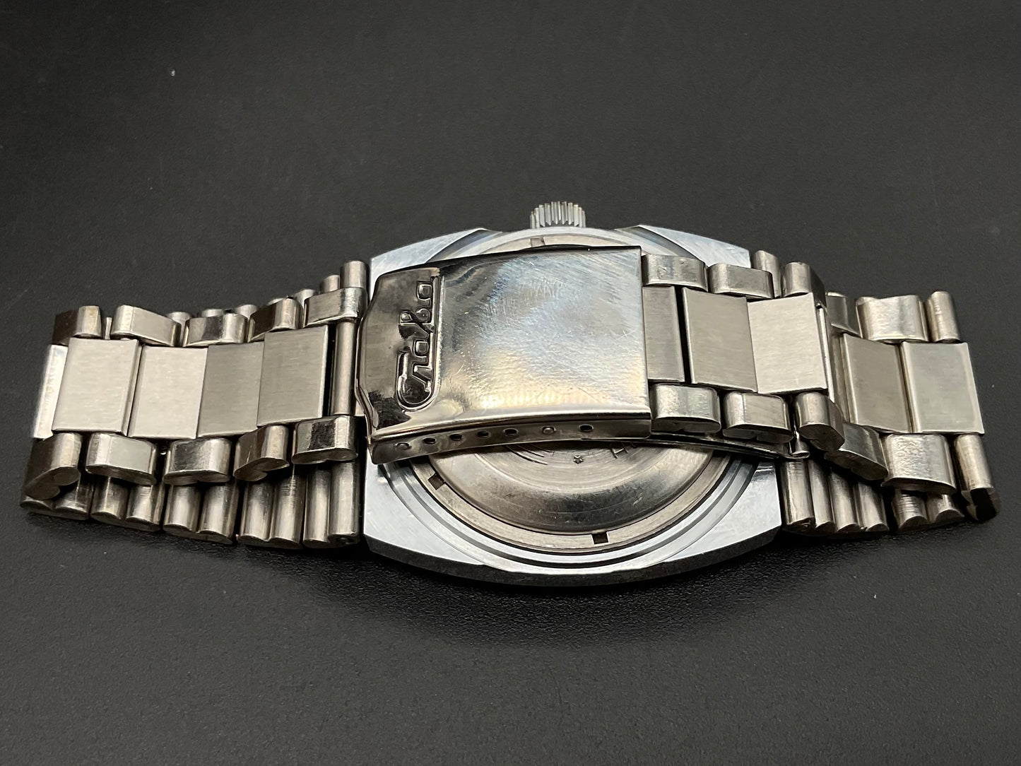 Silberfarbige Slava Uhr
