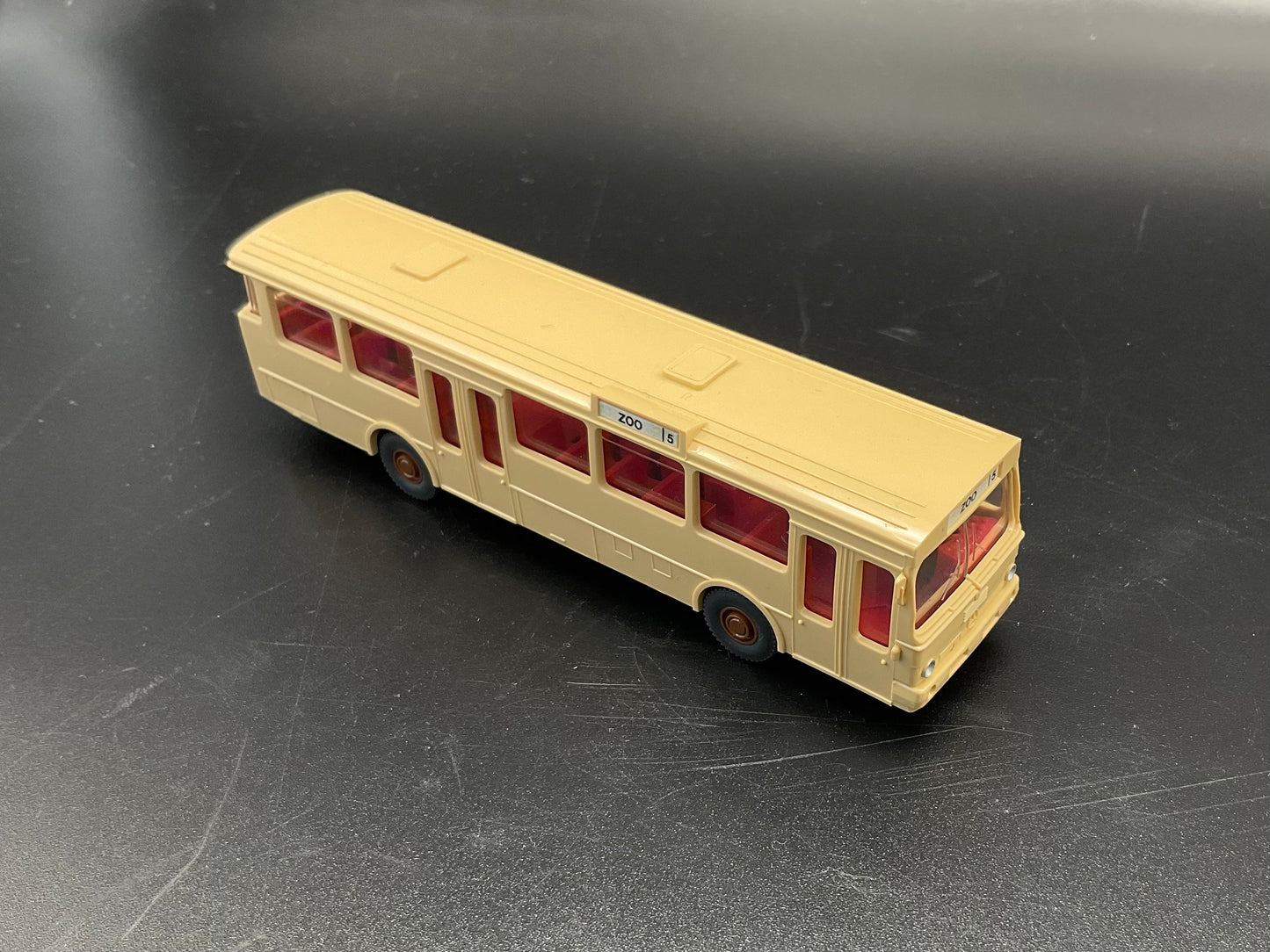 Vier Wiking Modellbusse