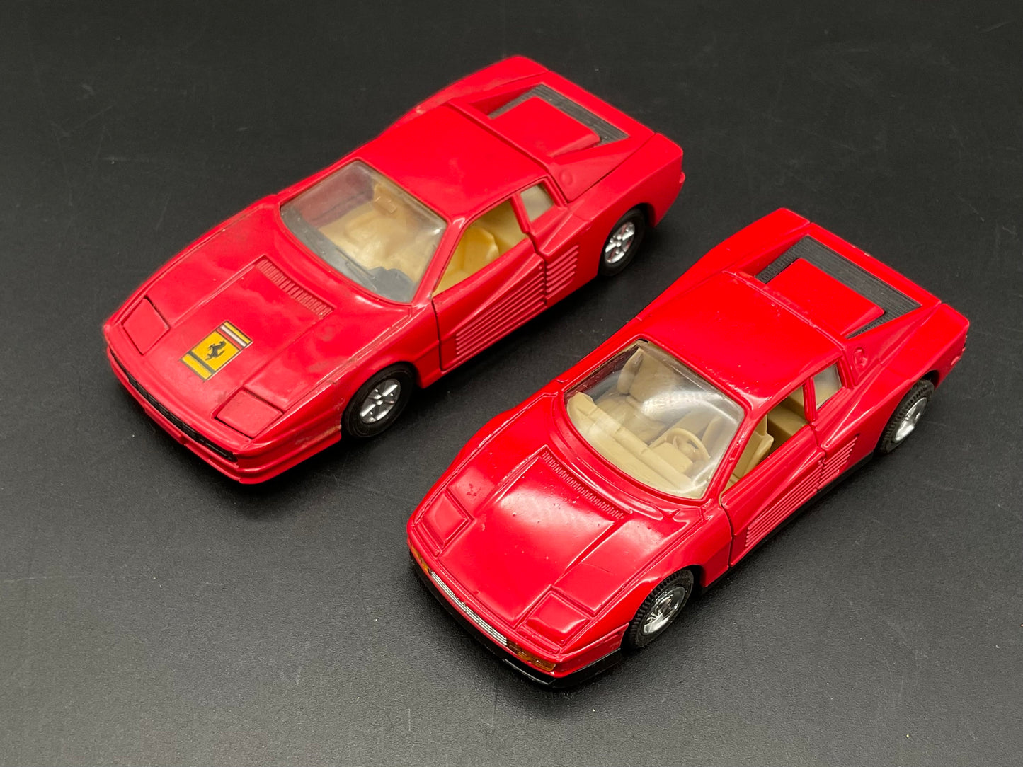 Zwei Ferrari Testerossa und 913