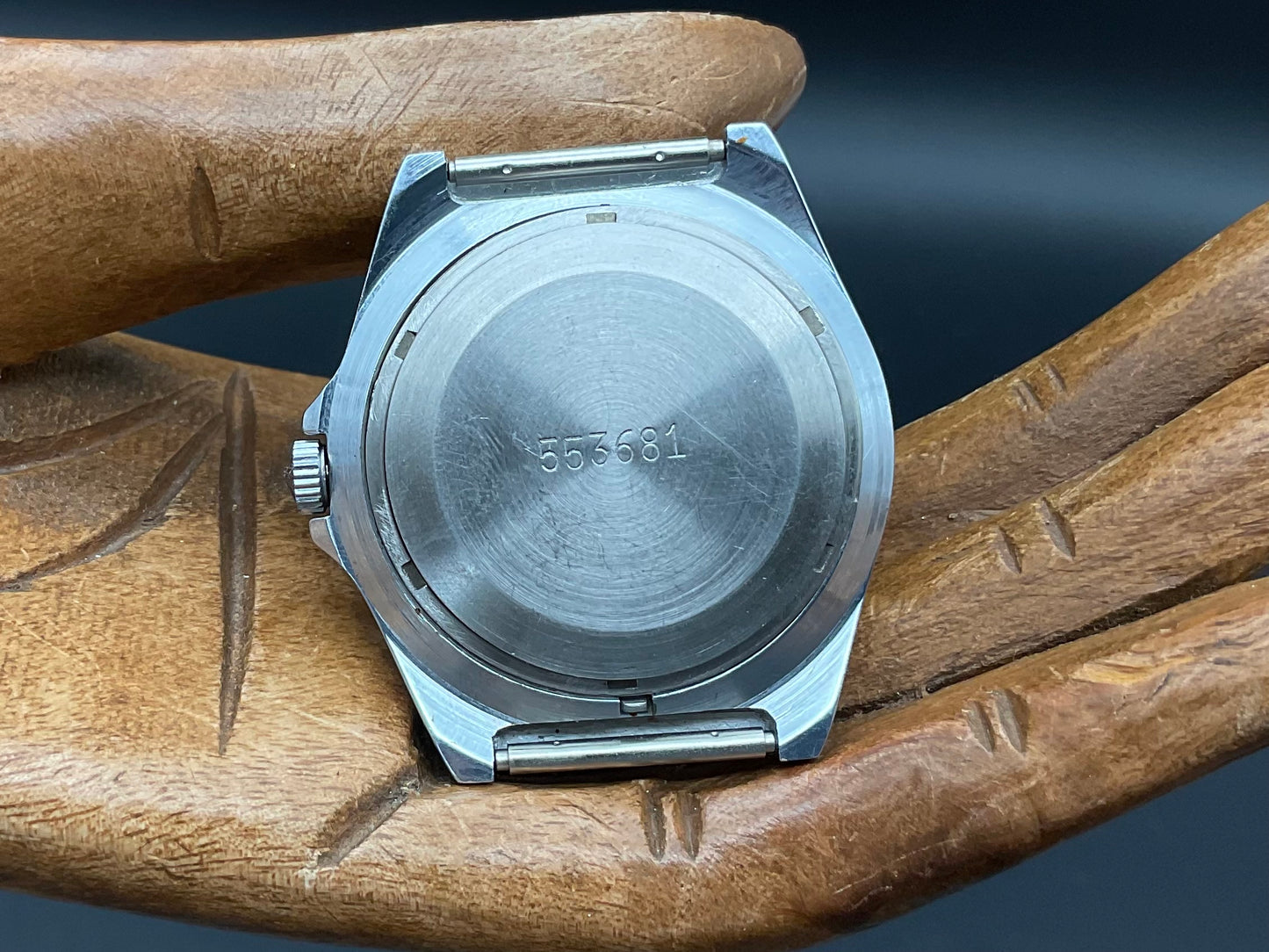 Silberfarbige PoLJOT Uhr