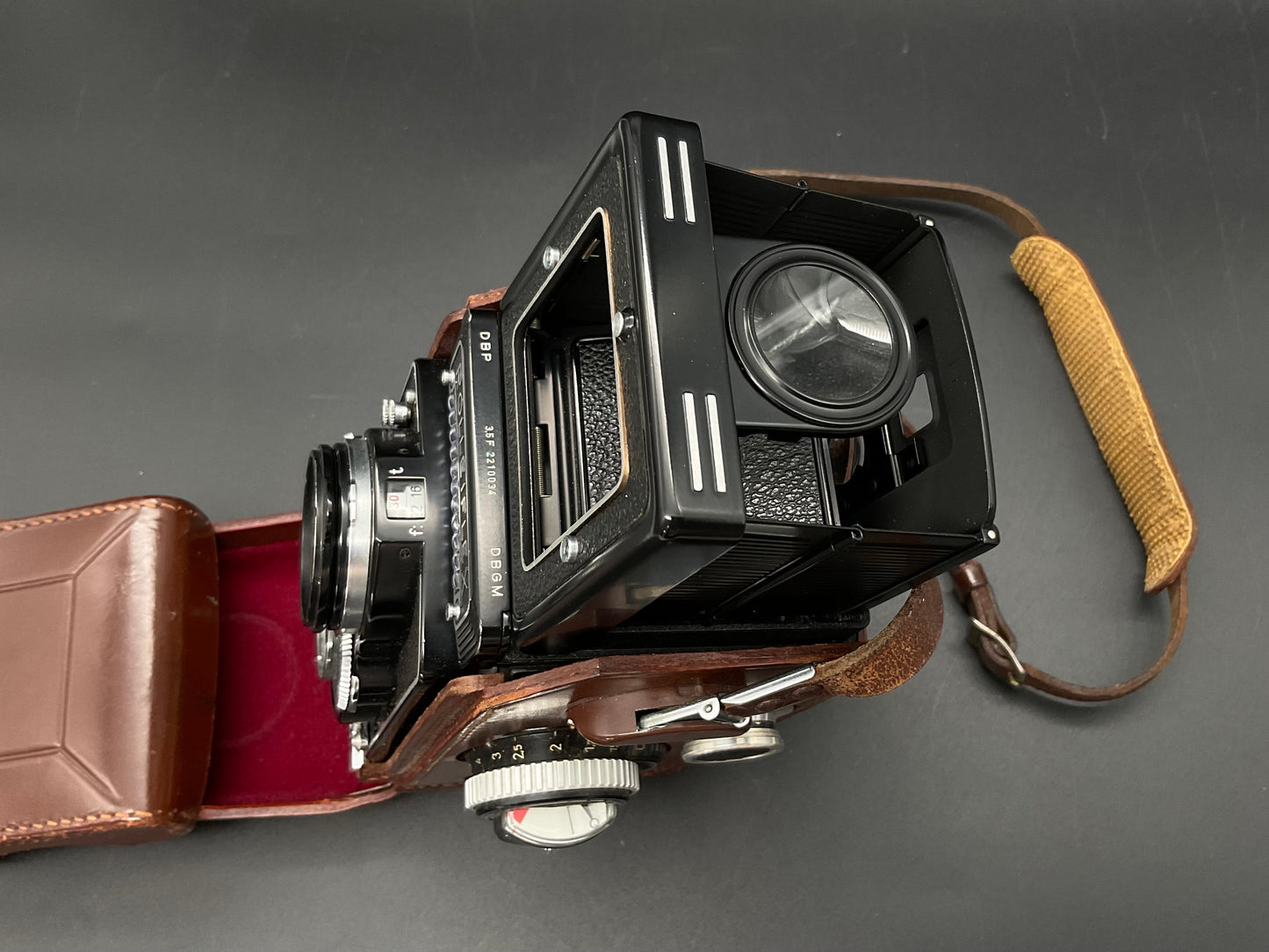 ROLLEI Rolleiflex 2,8F mit Xenotar 75mm f/2,8 - SNr: 2490815