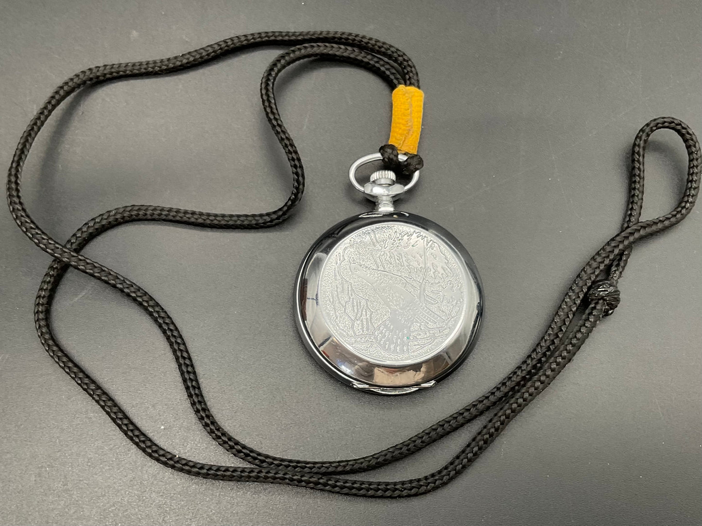 Silberfarbige SEKONDA Taschenuhr