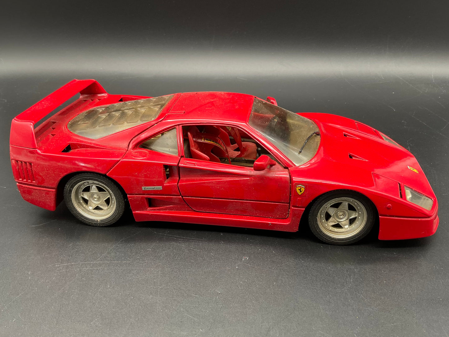 Ferrari F40 von Polistil und Tonka
