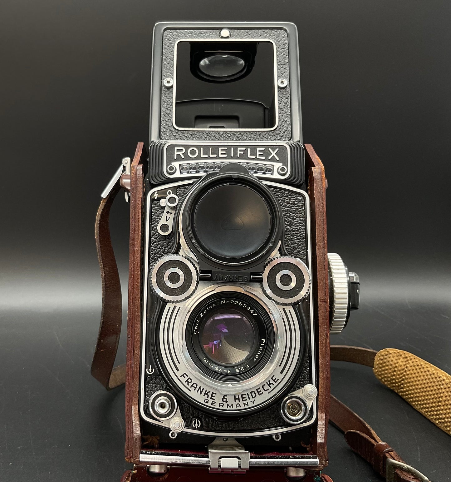 ROLLEI Rolleiflex 2,8F mit Xenotar 75mm f/2,8 - SNr: 2490815