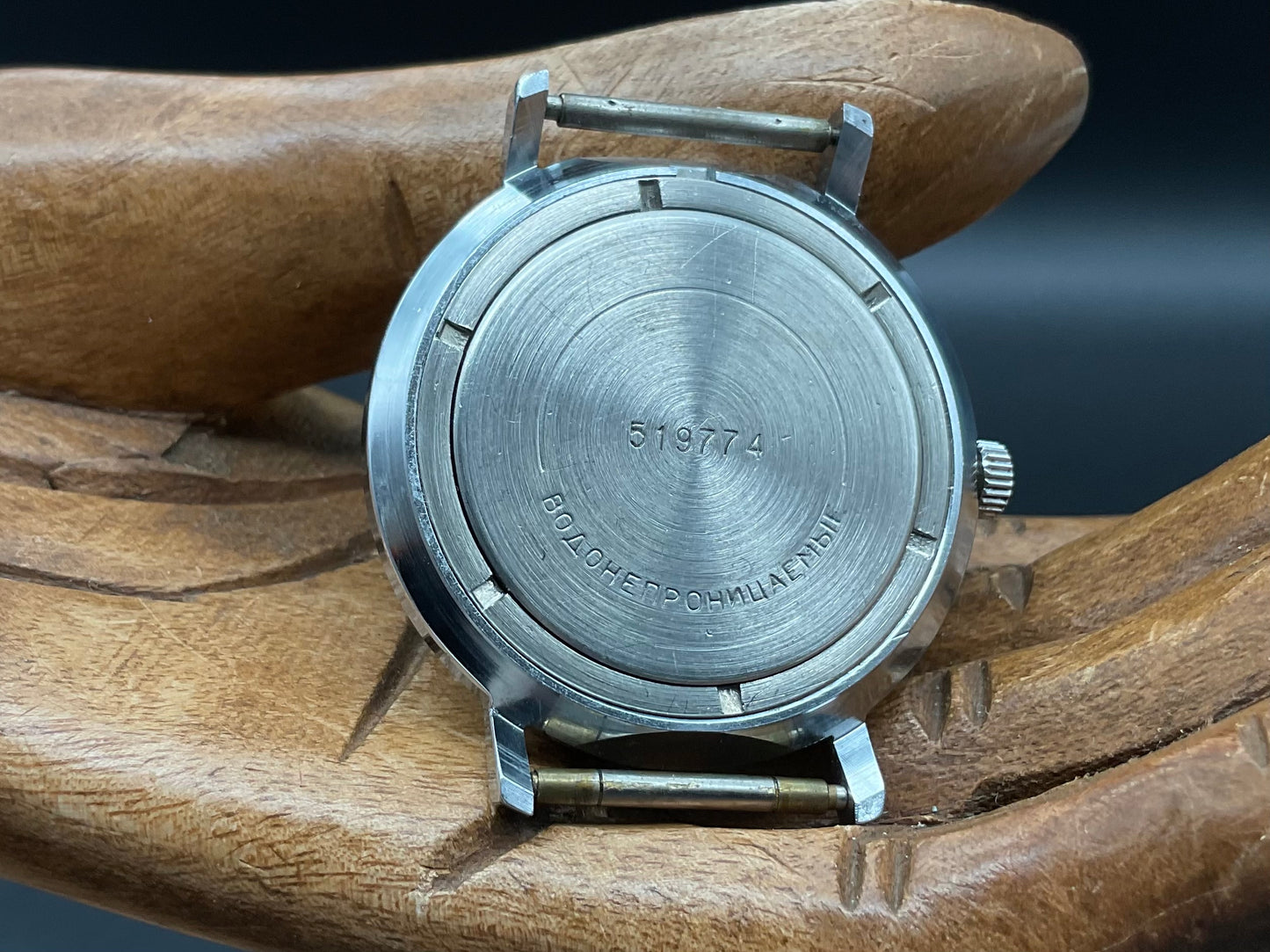 Bräunliche BOCTOK Uhr