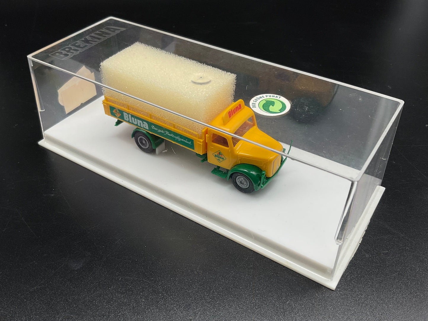 Brekina Bluna Pritschen-LKW