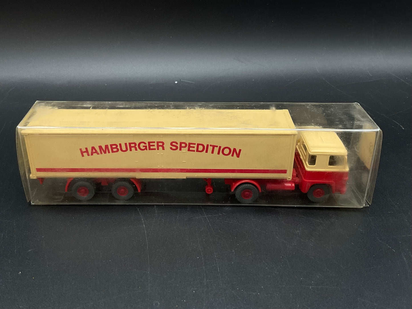 Wiking Sattelzug von Hamburger Spedition