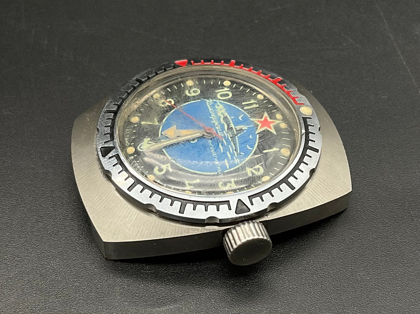 Silberfarbige Russische Uhr 905