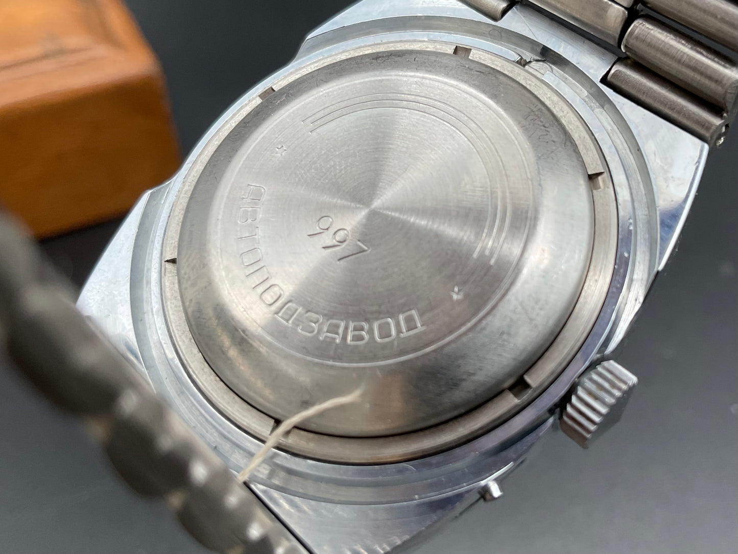 Silberfarbige Slava Uhr