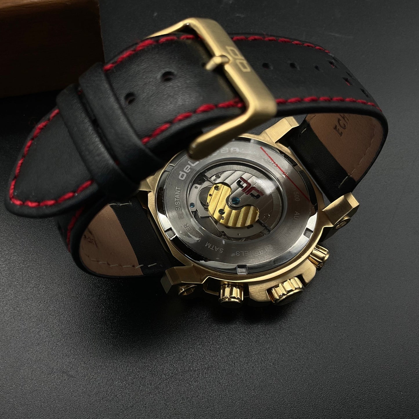 Gold-rote DeLorean Uhr DL05-1073