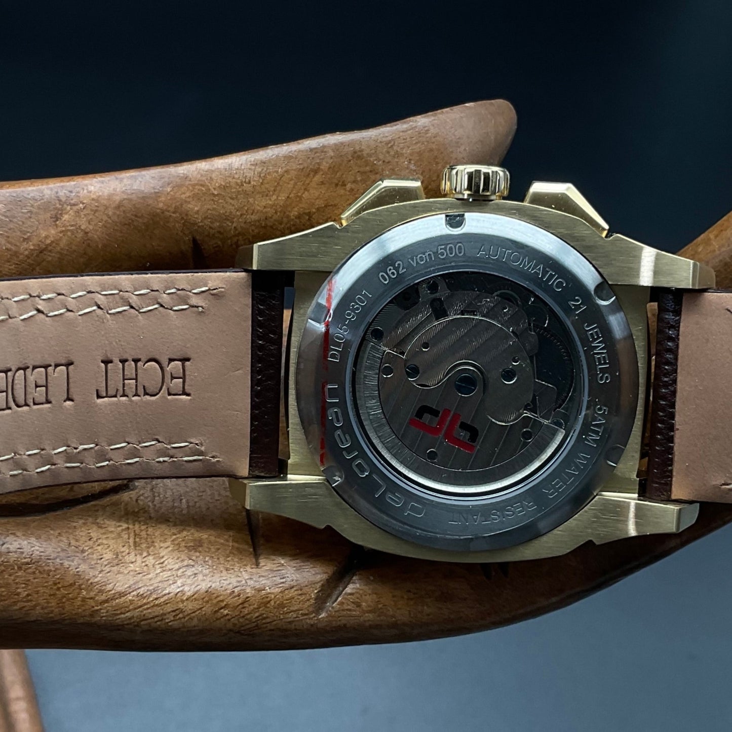 Gold-braune deLorean Uhr DL05-9301