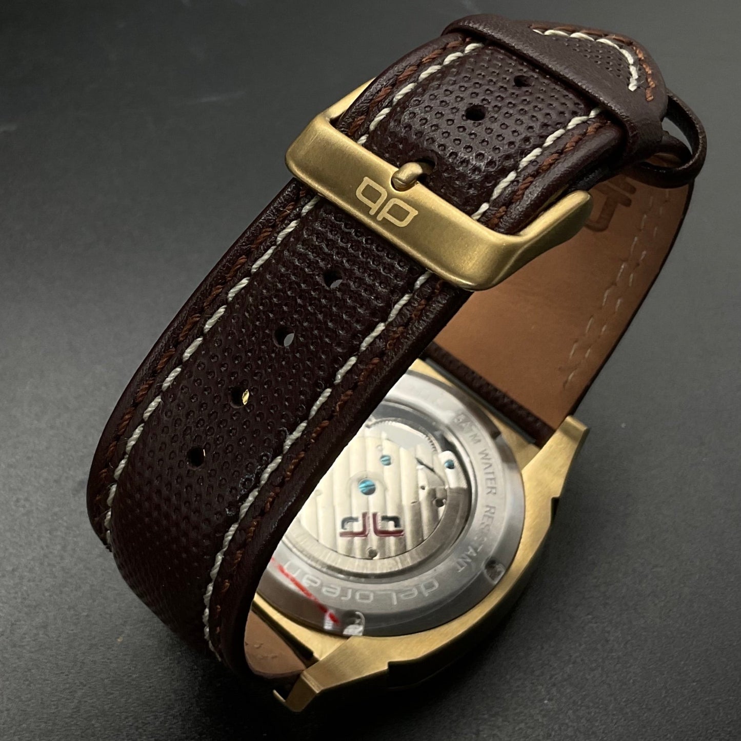 Gold-braune deLorean Uhr DL05-9301