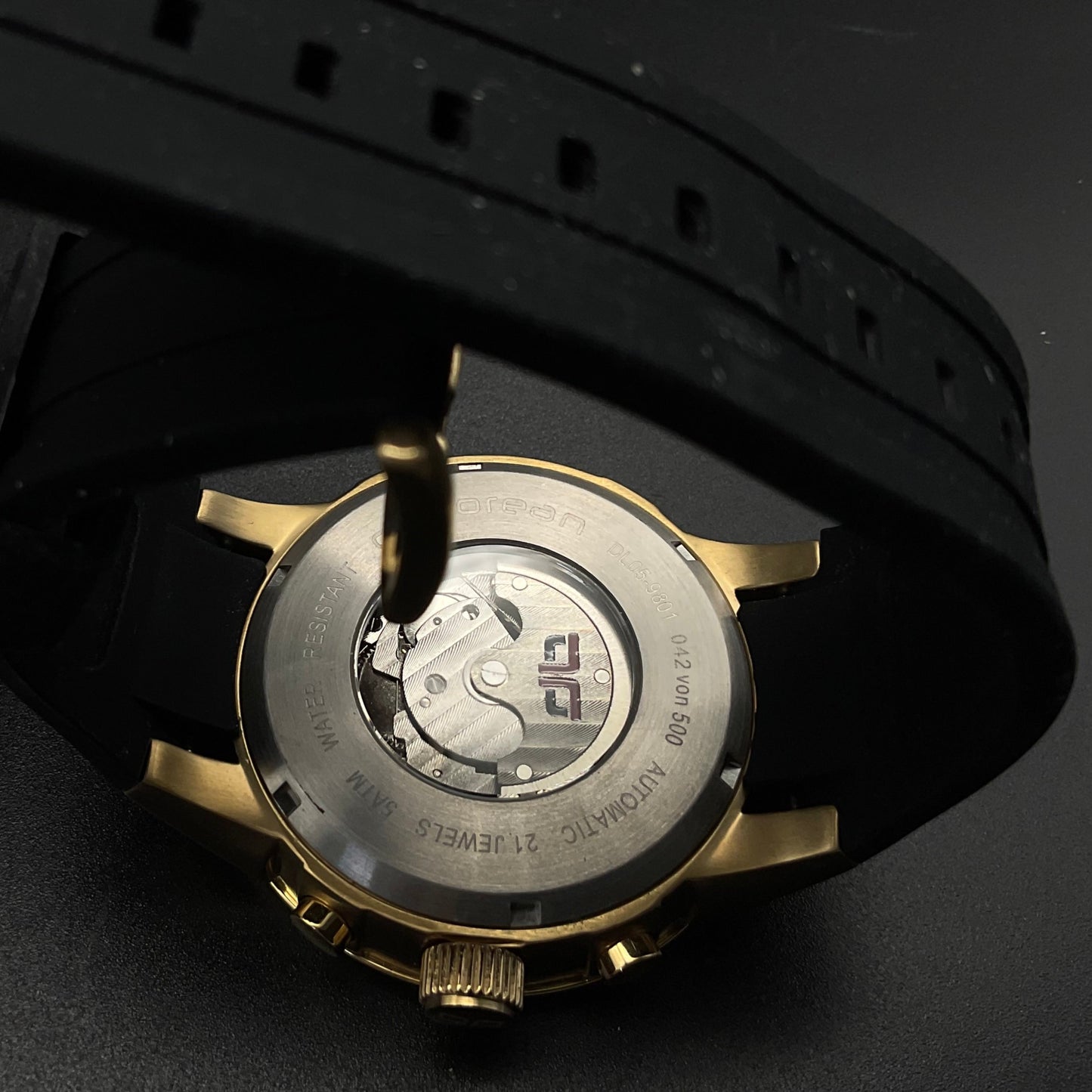 Rot-Goldene deLorean Uhr DL05-9801
