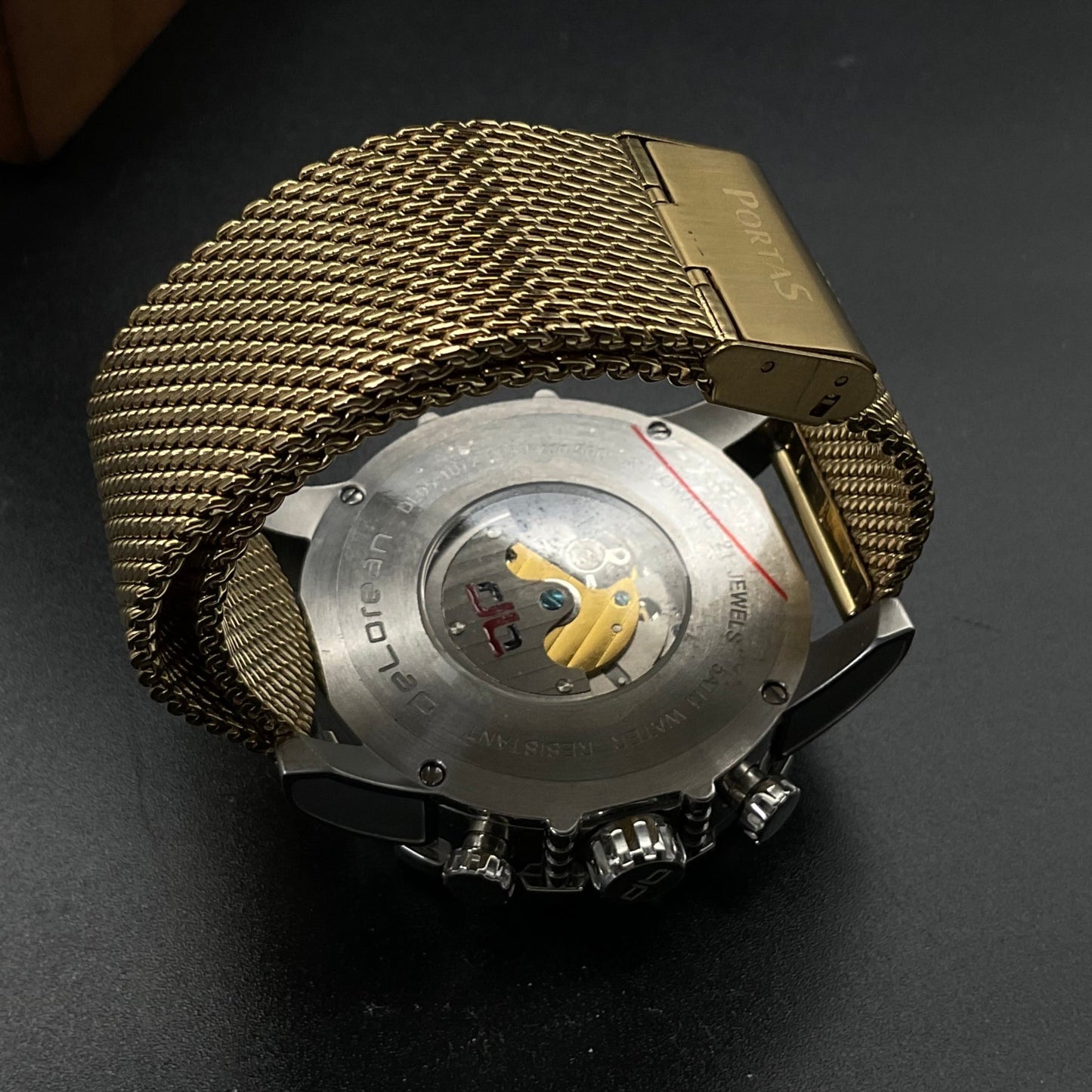 Silber,Gold und gelb farbige deLorean Uhr DL05-1072