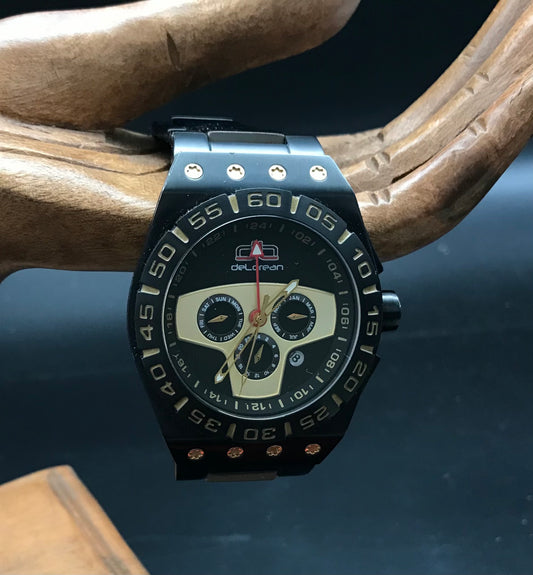 Schwarz-goldene Delorean Uhr