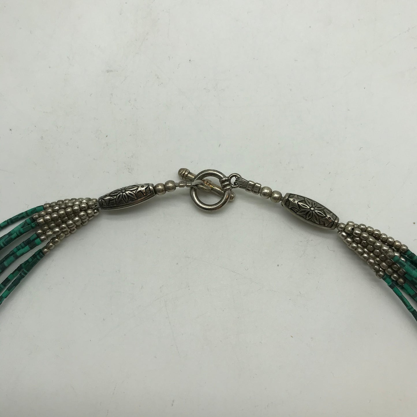 Grüne Modeschmuck Perlenkette, mit Silberfarbenen Verschluss,