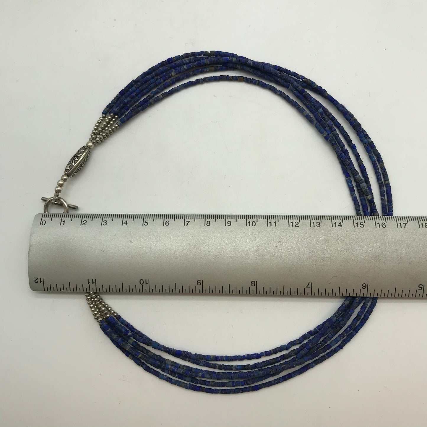 Blaue Modeschmuck Perlenkette, mit Silberfarbenen Verschluss,