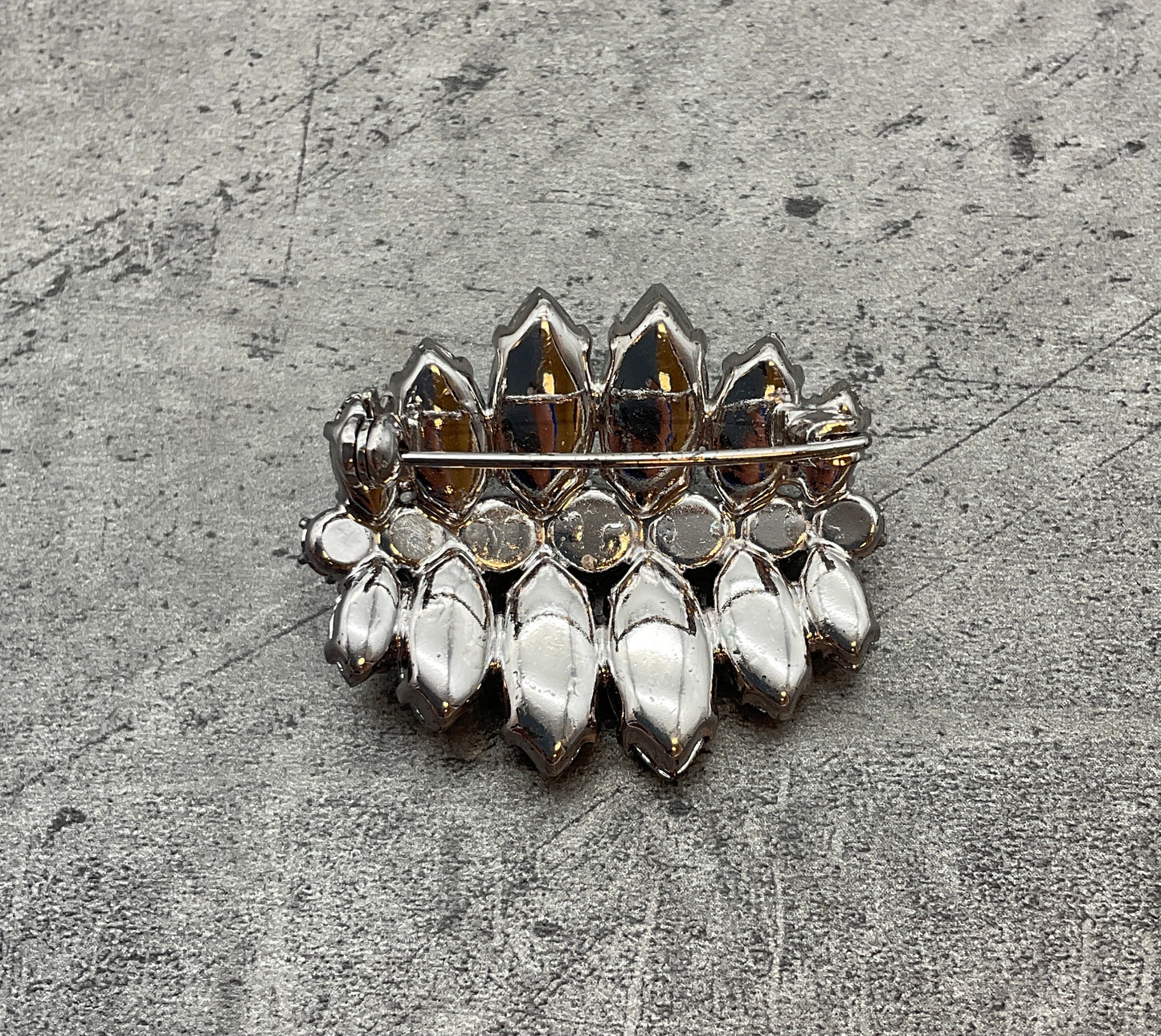 Modeschmuck Anstecker, Anhänger, Anstecknadel, Glitzer Brosche