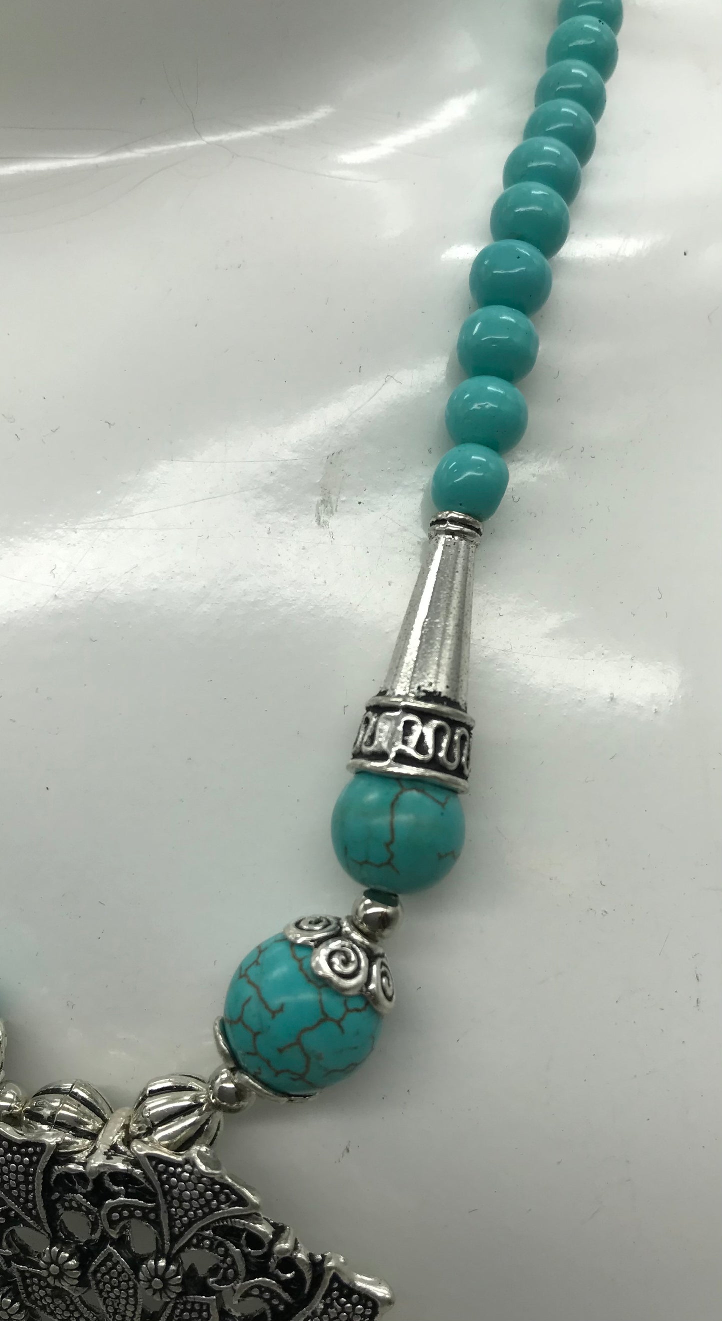Statement Kette, Modeschmuck, türkis, silber, Blumenanhänger, Fashion Jewelry