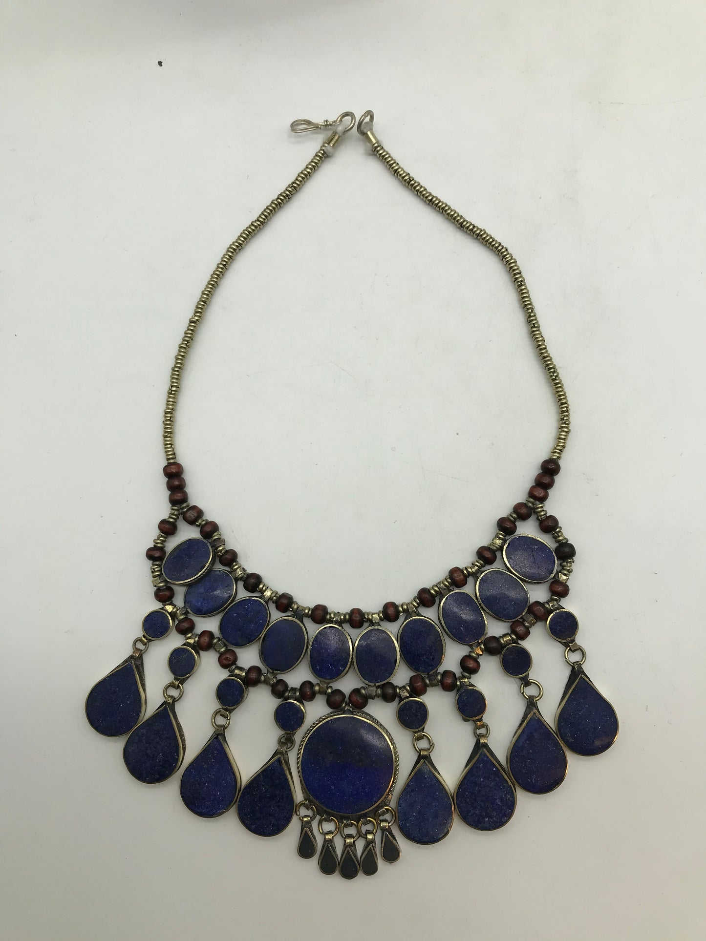 Statement Kette, Modeschmuck, königsblau, silber und rotfarbend, Tropfenform