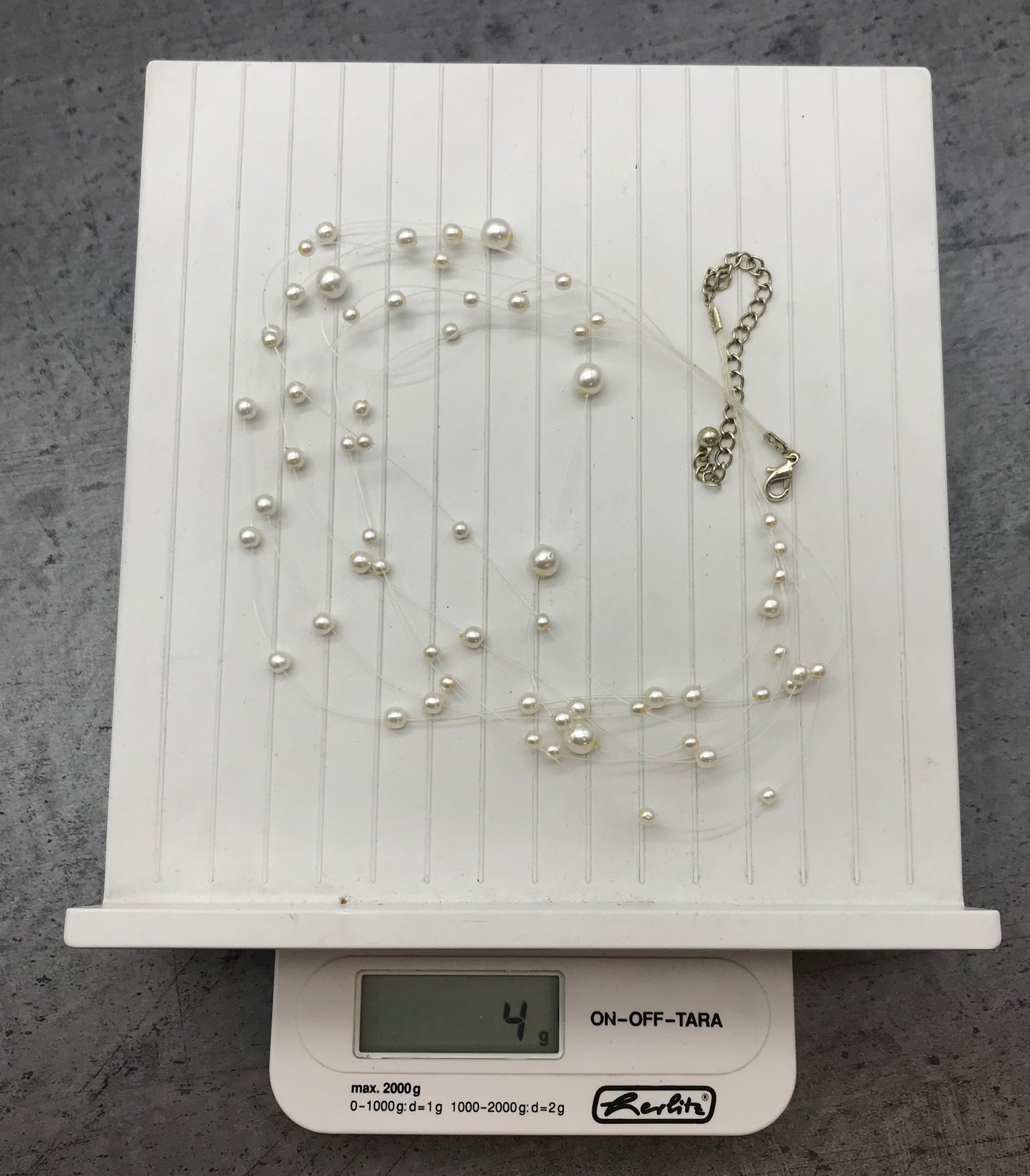 Modeschmuck Kette, feine Perlen, creme/weiß