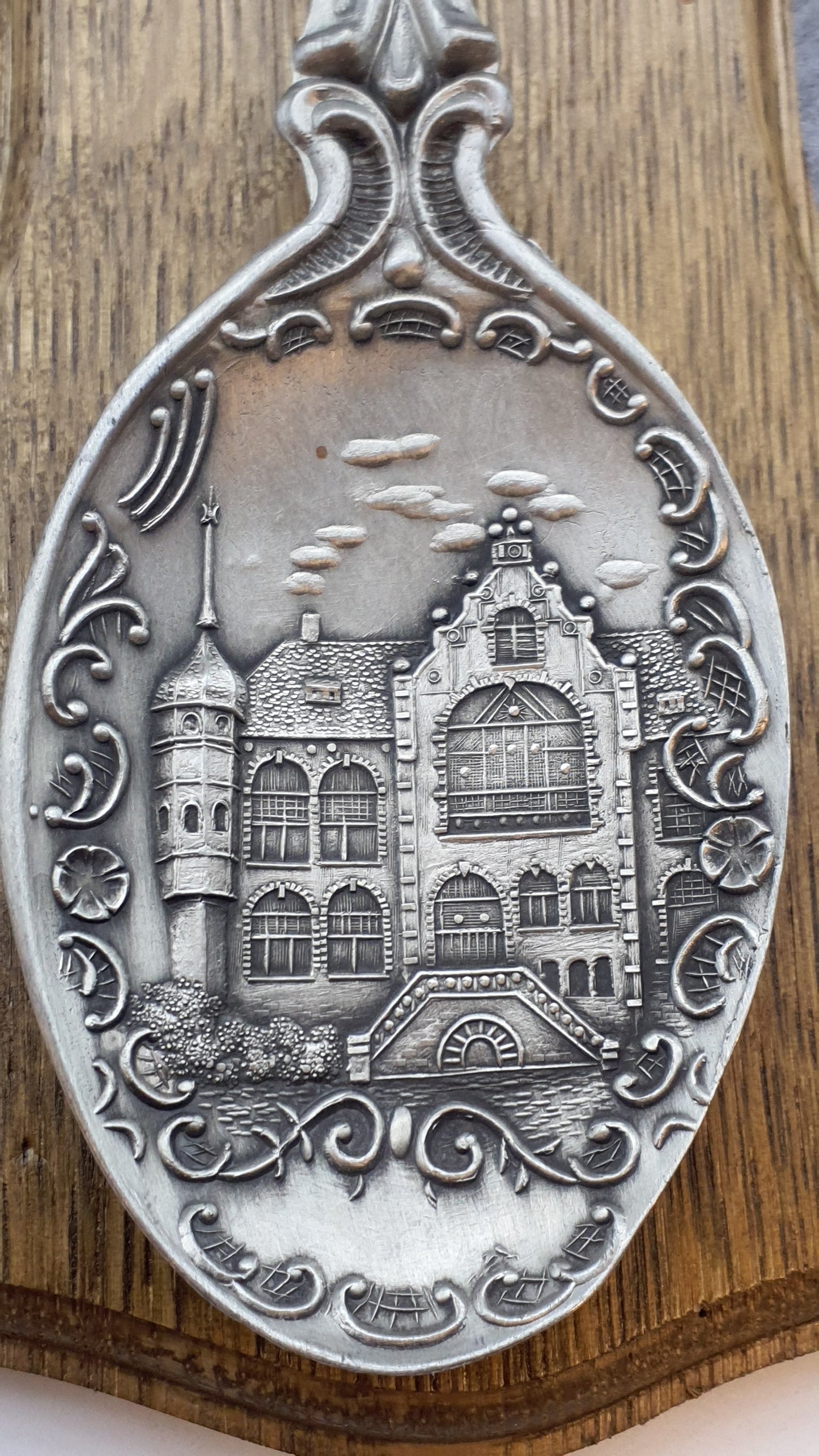 Frieling Zinn Jahreslöffel 1986 mit Holzbrett - Sammellöffel
