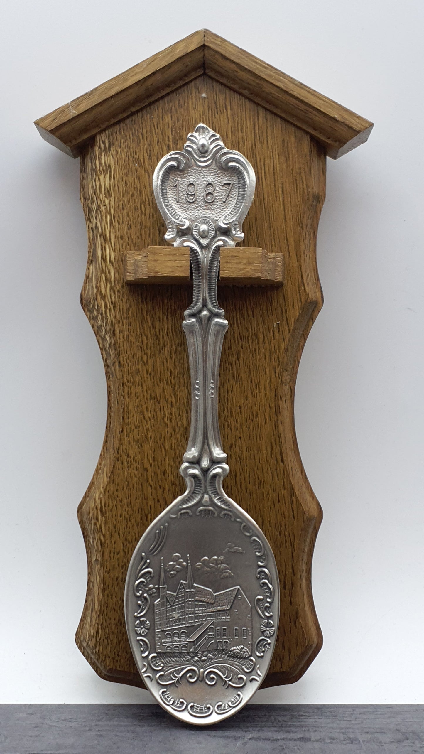 Frieling Zinn Jahreslöffel 1987 mit Holzbrett - Sammellöffel