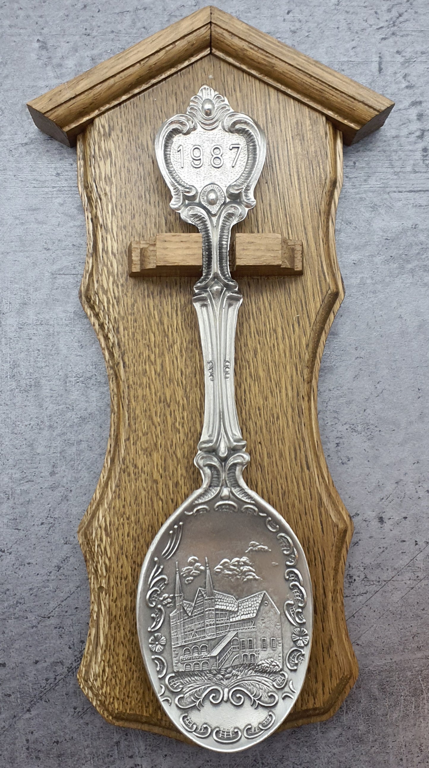 Frieling Zinn Jahreslöffel 1987 mit Holzbrett - Sammellöffel