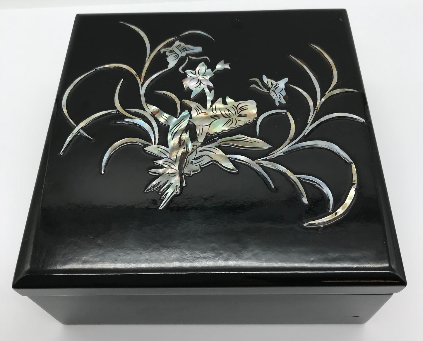 Schmuckkästchen schwarz Lack mit Perlmutt Blume