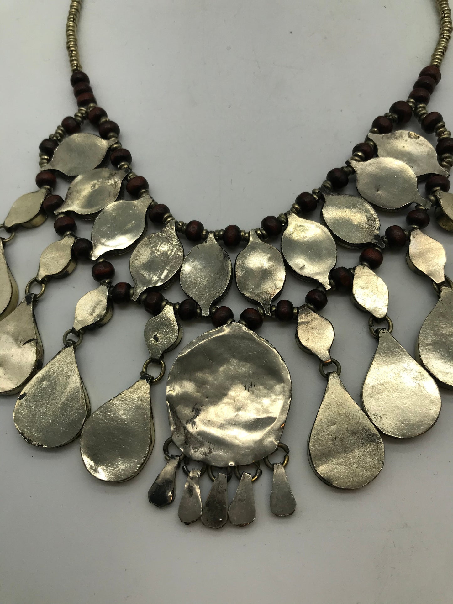 Statement Kette, Modeschmuck, königsblau, silber und rotfarbend, Tropfenform