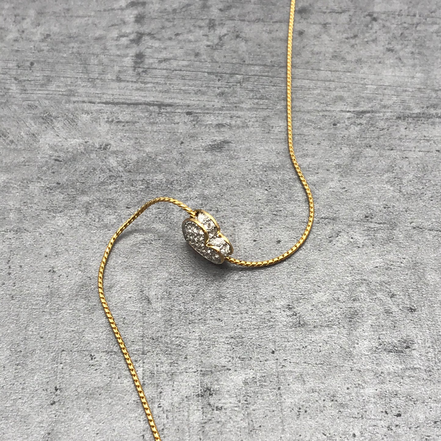 Swarovski, Halskette, goldfarben mit Herzanhänger und Glitzersteinen