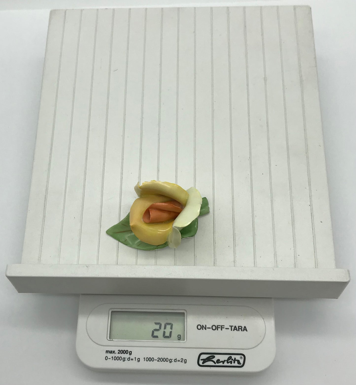 Porzellan Rose Blume Aquincum Budapest handbemalt, gelb