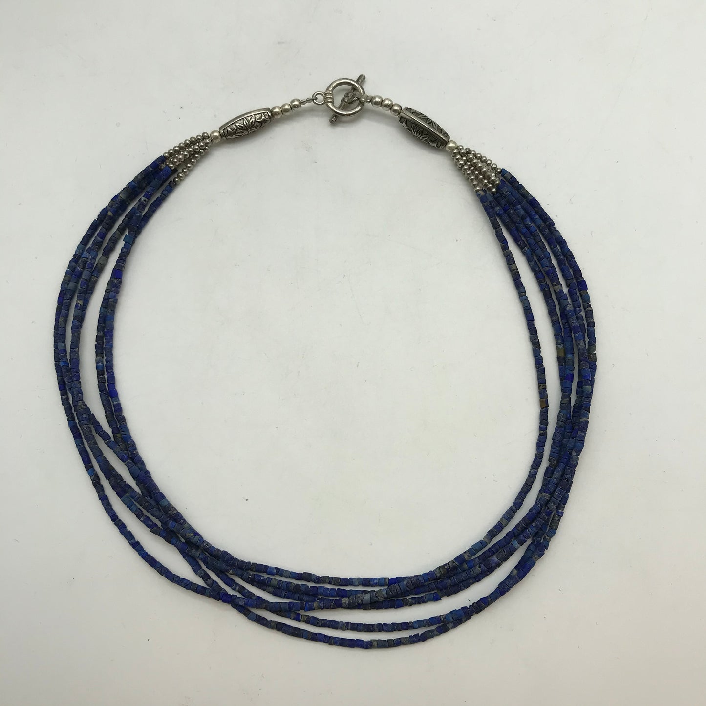 Blaue Modeschmuck Perlenkette, mit Silberfarbenen Verschluss,