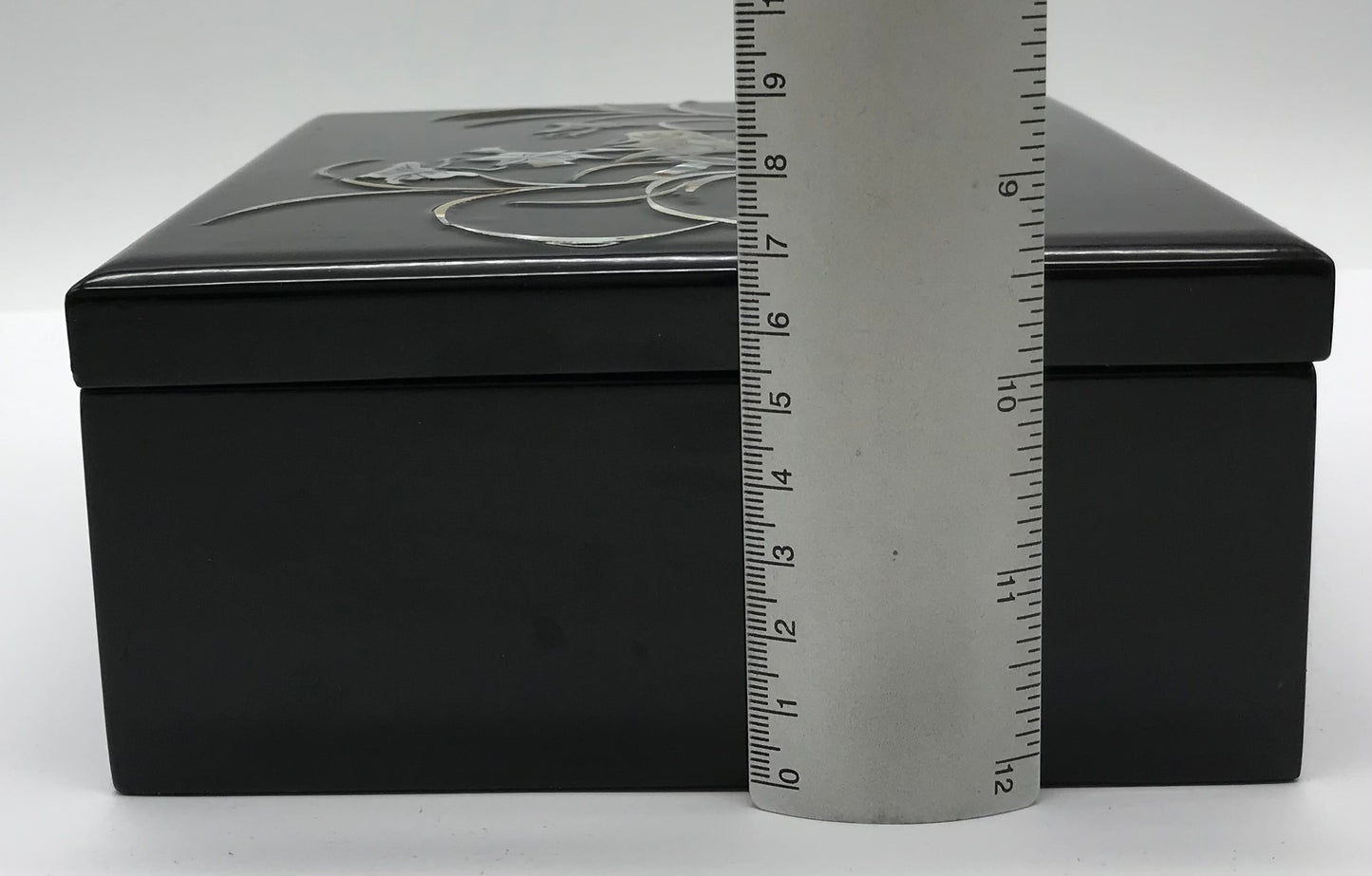 Schmuckkästchen schwarz Lack mit Perlmutt Blume