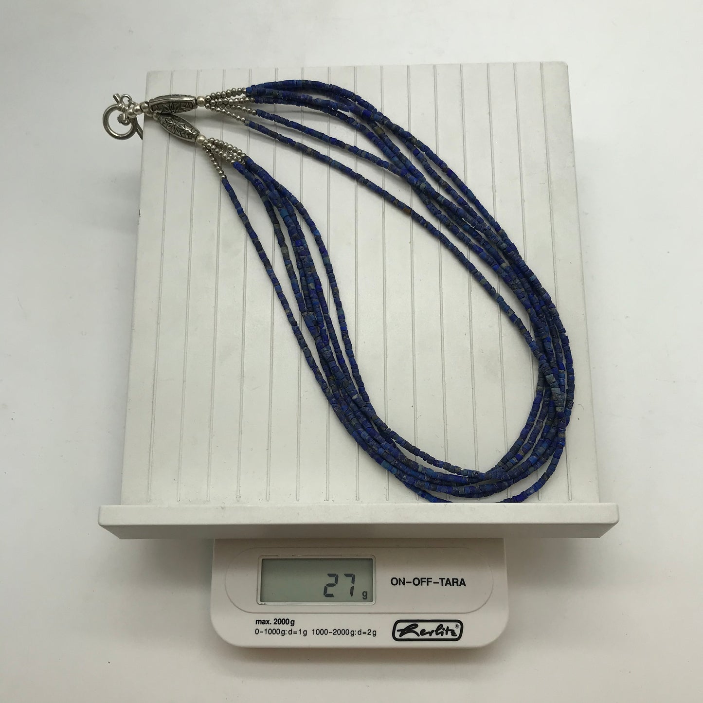 Blaue Modeschmuck Perlenkette, mit Silberfarbenen Verschluss,