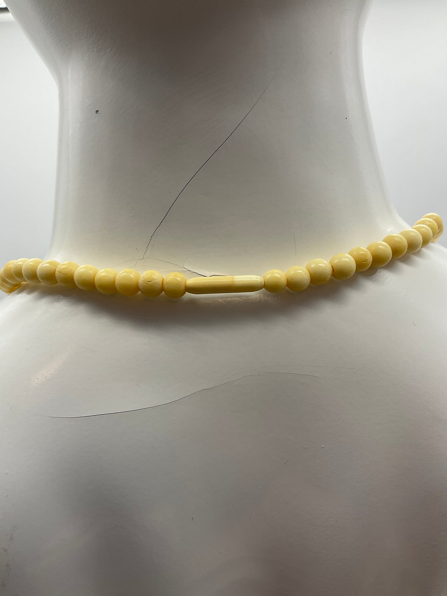 Modeschmuck Perlenkette, beige Creme farbend