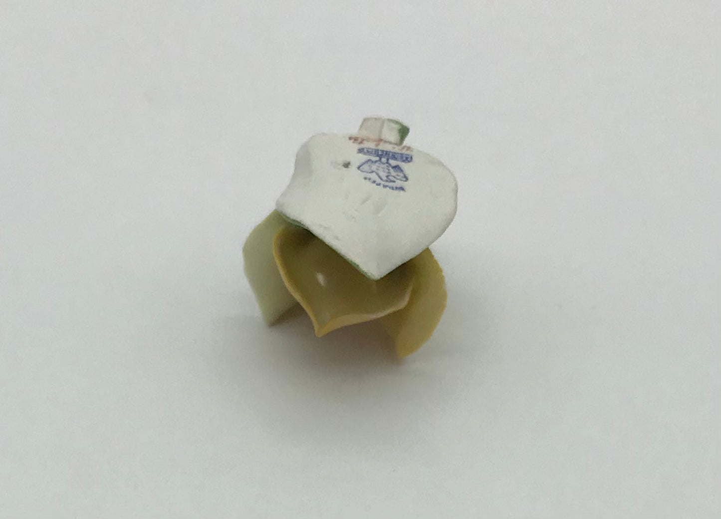 Porzellan Rose Blume Aquincum Budapest handbemalt, gelb
