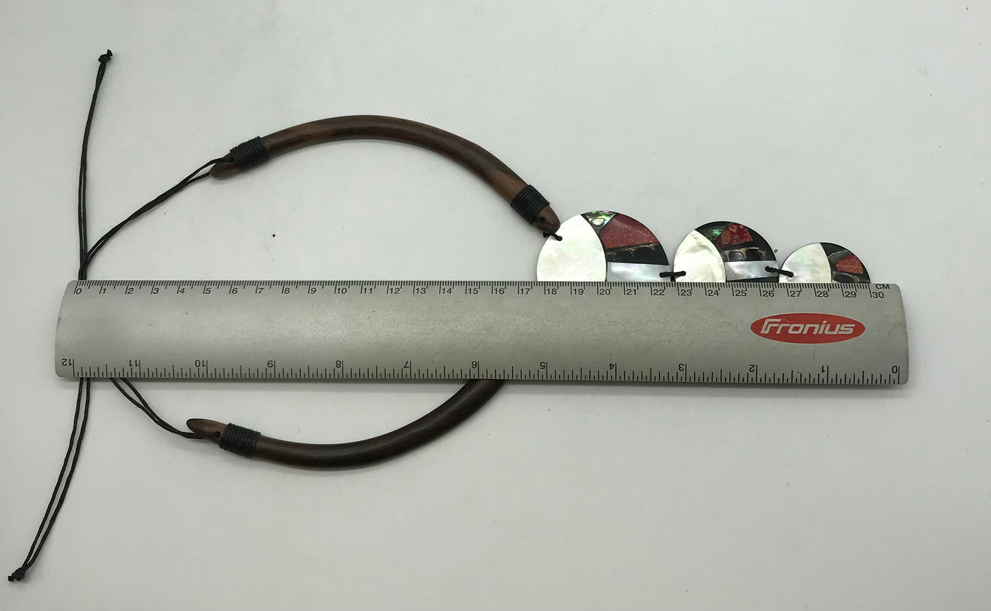 Kette aus Holz, Afrikanischer Look, runde Anhänger, Perlsmuttfarbend,rot,schwarz,braun