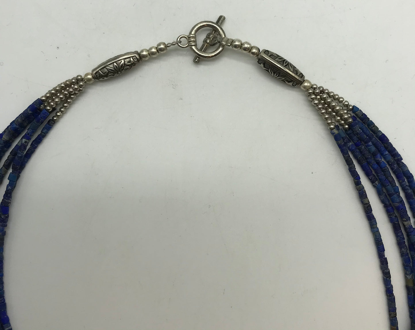 Blaue Modeschmuck Perlenkette, mit Silberfarbenen Verschluss,