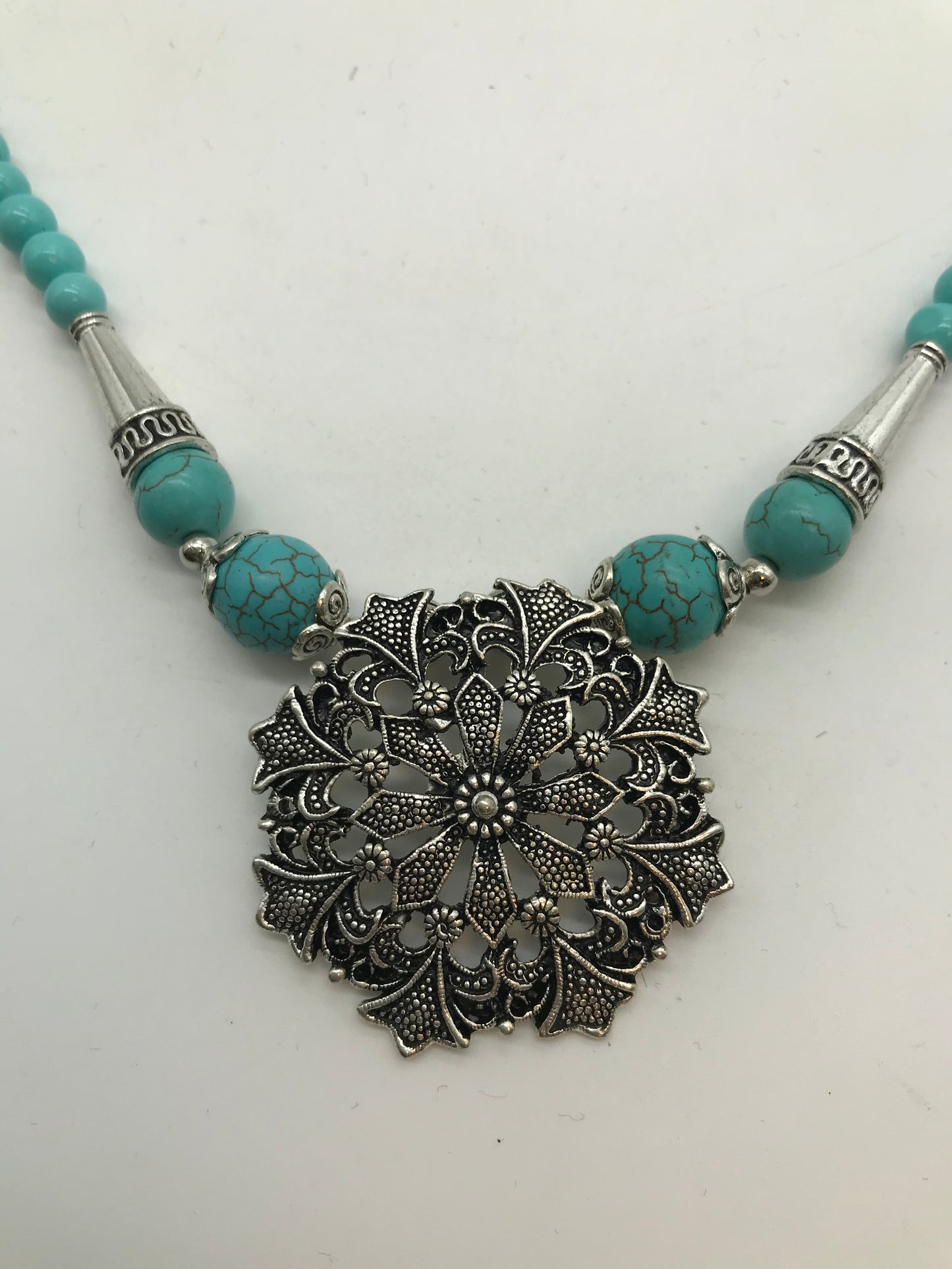 Statement Kette, Modeschmuck, türkis, silber, Blumenanhänger, Fashion Jewelry