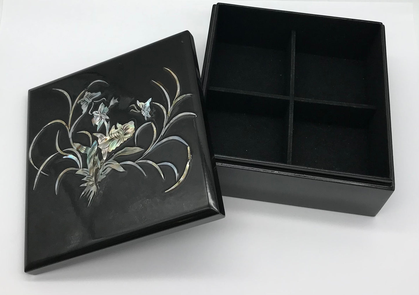 Schmuckkästchen schwarz Lack mit Perlmutt Blume