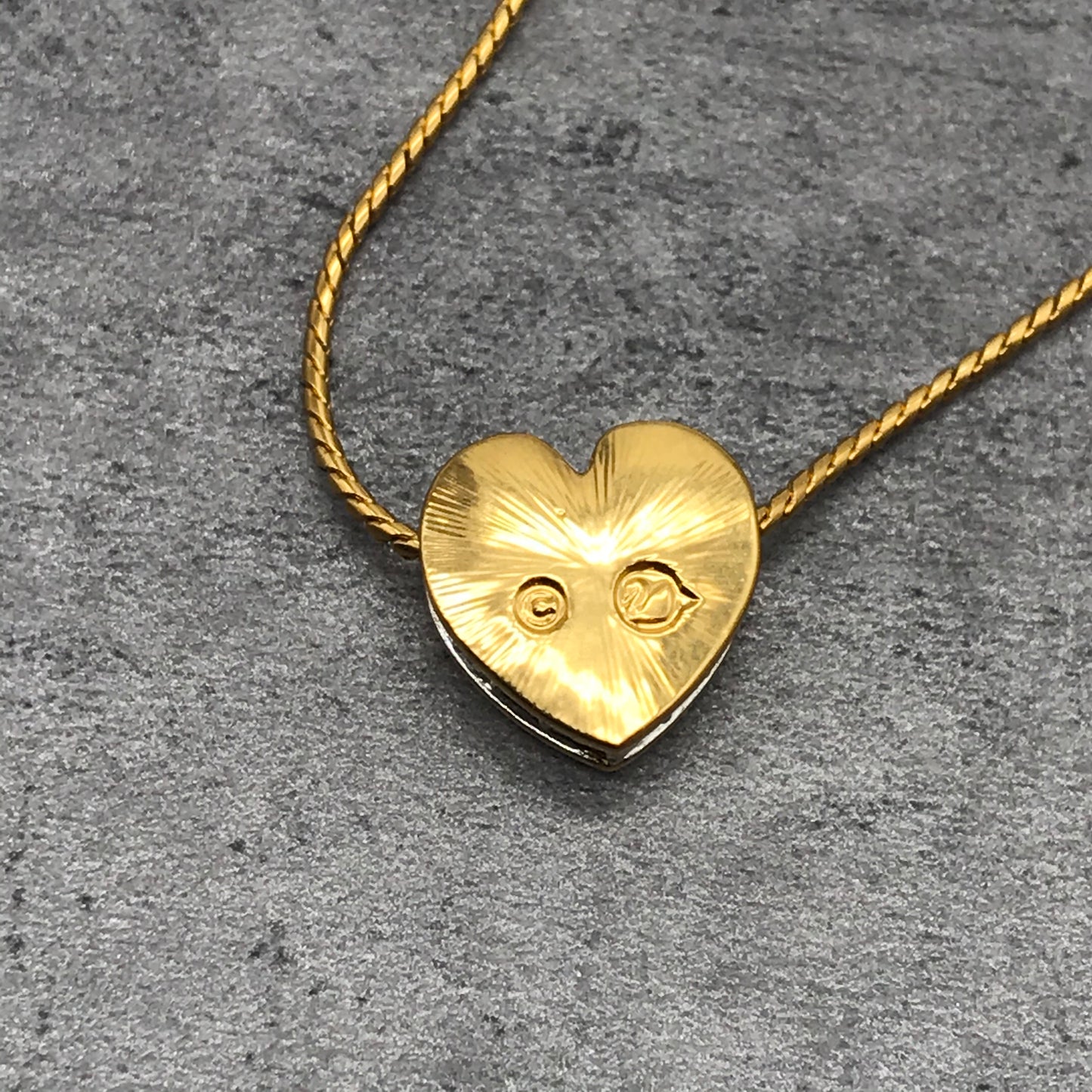 Swarovski, Halskette, goldfarben mit Herzanhänger und Glitzersteinen