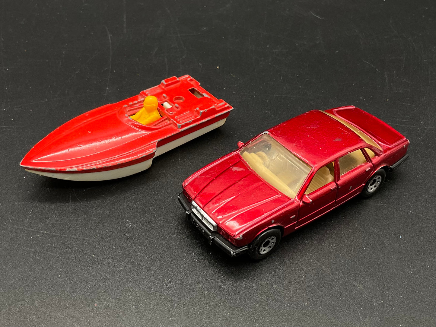 Matchbox Jaguar XJ6 und Seafire